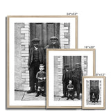 Wattstown miner & his two sons. Print wedi’i Fframio